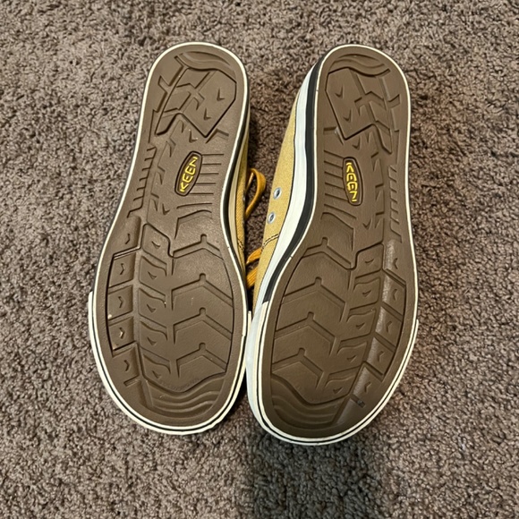 Shoes - Picture 3 of 3